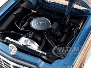 1979 CHRYSLER LEBARON TOWN AND COUNTRY BLUE 124 BY MOTORMAX 73331 