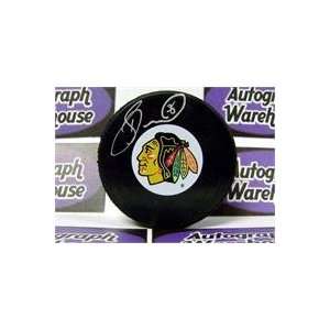  Dave Bolland autographed Hockey Puck (Chicago Blackhawks 