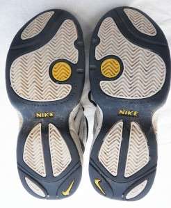 Nike Basketball Shoes YOUTH 13 13C BLACK/WHITE/YELLOW boys kids hi 