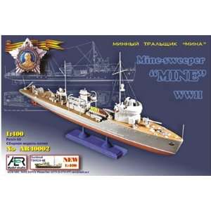   AER 1/400 WWII Russian Minesweeper (Resin) Kit Toys & Games