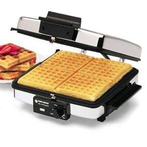  NEW B&D Grill and Waffle Maker (Kitchen & Housewares 