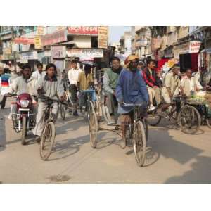  Traffic, Old City, Varanasi, Uttar Pradesh, India, Asia 