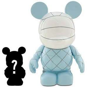  Vinylmation   Sports Series   Volleyball Figure with Mystery Jr Figure