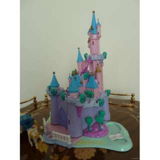 Poly Pocket 1995 Disney Cinderella Castle w/Horse Carriage & Step 