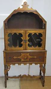 BEAUTIFUL ANTIQUE ARTS AND CRAFTS DISPLAY CABINET  