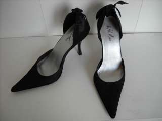 Wild Pair Size 8 Black Pointed High Heels Dressy Bows  