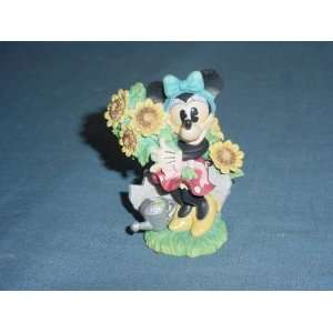  Disney Minnie Mouse Figurine 