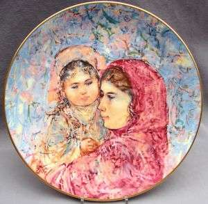 EDNA HIBEL plate LUCIA and CHILD with BOX by ROYAL DOULTON 1977  