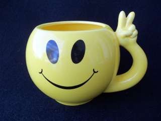 Rare Smiley Face Mug Cup Making PEACE SIGN Retro BRIGHT YELLOW 