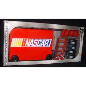  Motorworks 124 Scale NASCAR Pit Wagon Kit Toys & Games