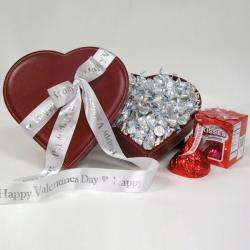   Day Pre order) Hersheys Kiss Chocolate Gift Box  