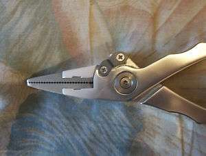 ALUMINUM FISHING PLIERS (stainless steel jaws wont rust) cuts braid 