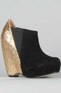 Senso Diffusion The Narcisco Shoe in Black Suede and Gold 
