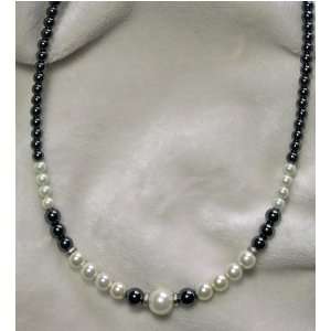  Black & Cream Pearl Magnetic Necklace 