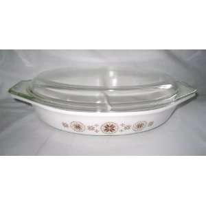 Pyrex  Town and Country  Glass Covered Divided 1 1/2 Quart Casserole 