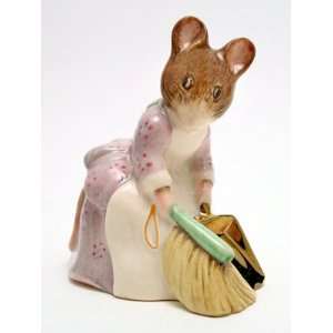 Beatrix Potter Hunca Munca Sweeping Beswick Gold Script