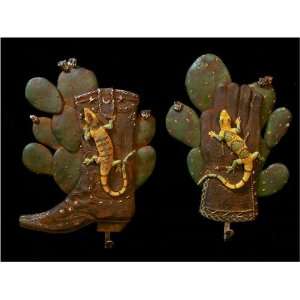   Western Boot & Glove Hooks with Geckos 2 Pc